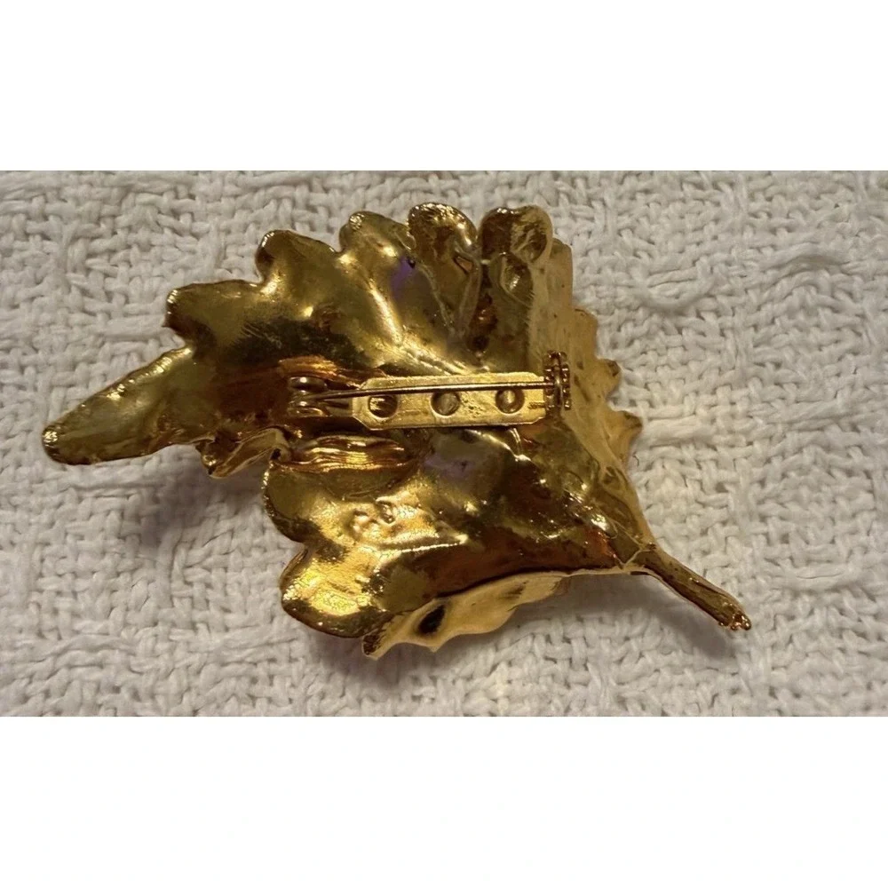 Vintage Gold-Tone Leaf Brooch 2.5-inch circa 1960s–1980s Costume Jewelry